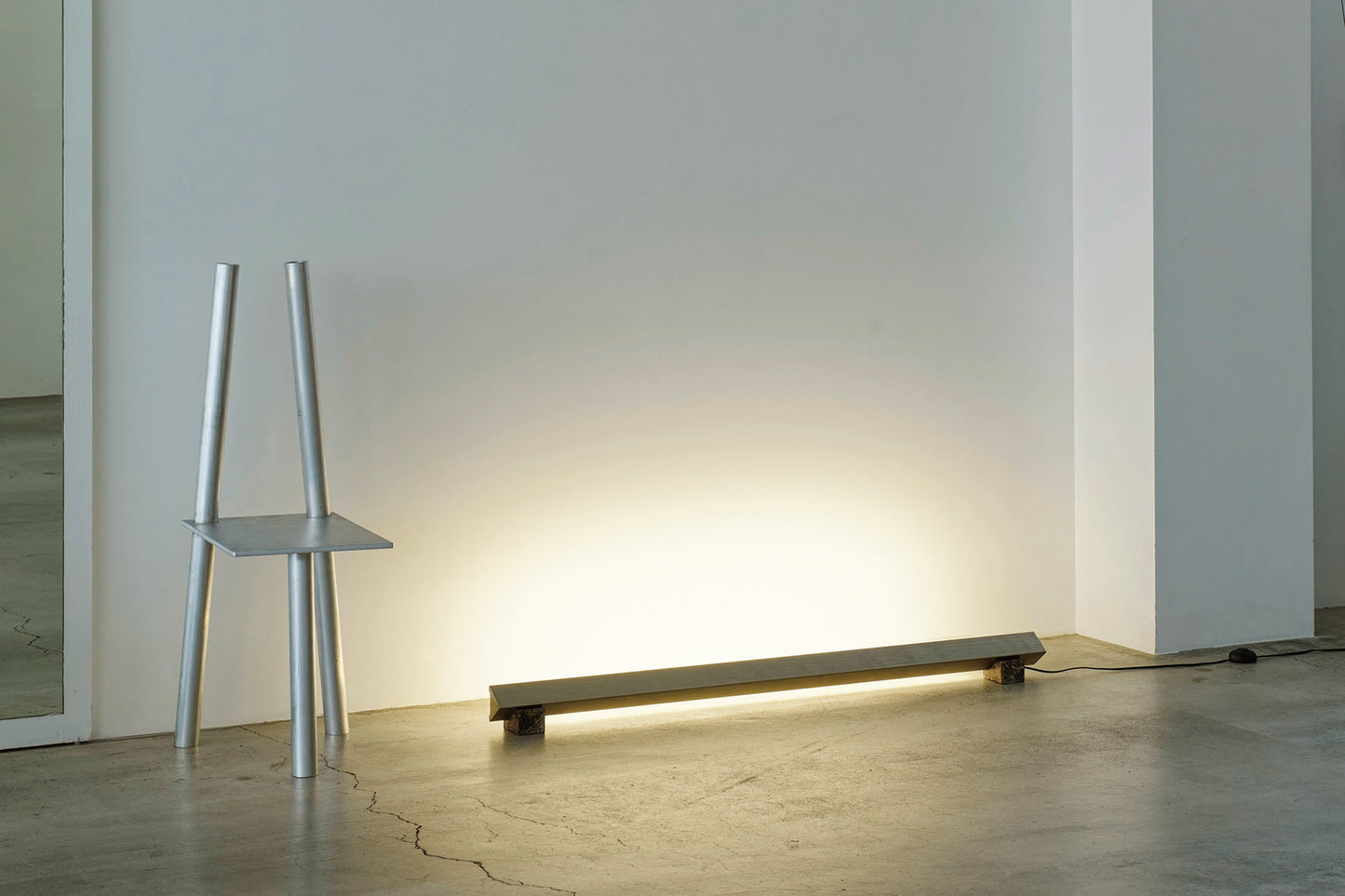 LEDフロアランプ トラレス